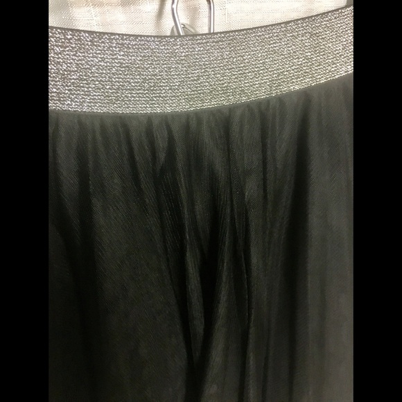NWT Black Tulle Skirt Midi w/ Metallic Waistband - Picture 7 of 8